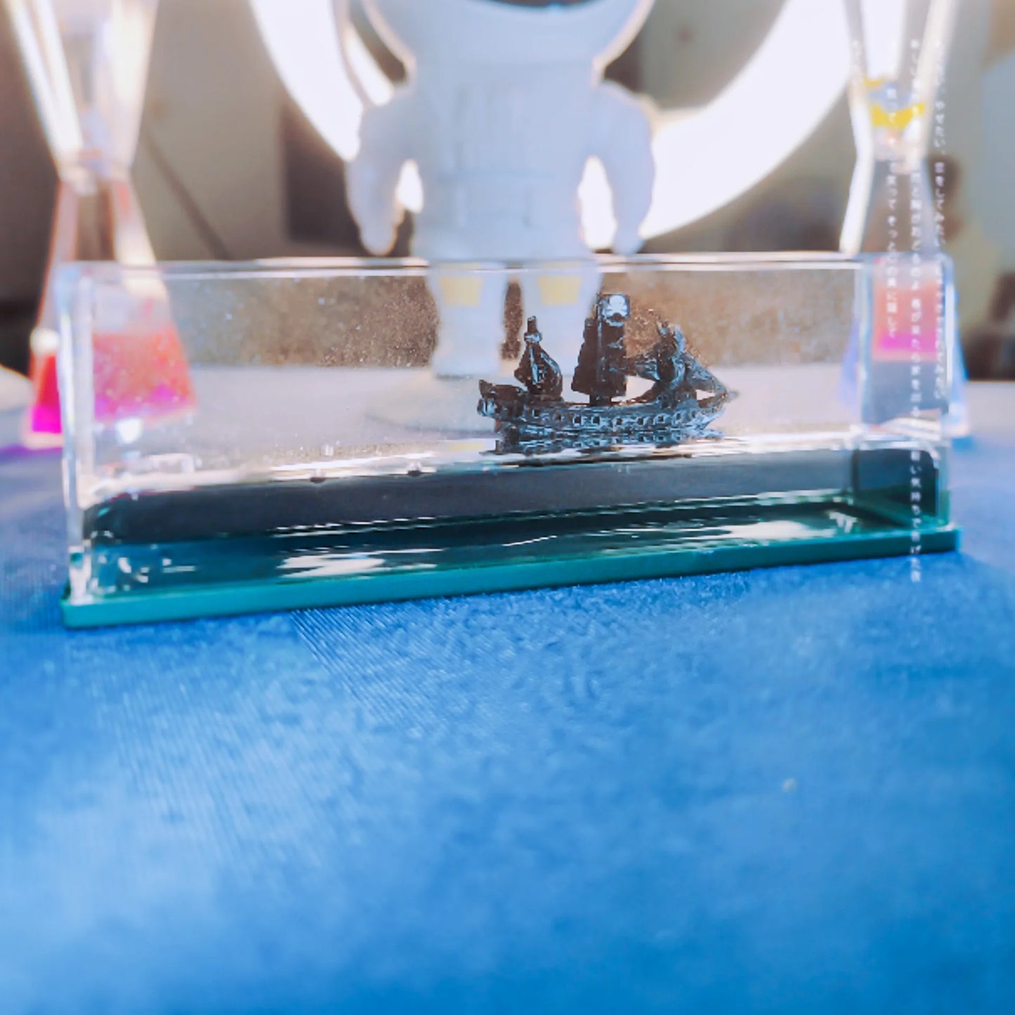 Creative Cruise Ship Fluid Drift Bottle - Unsinkable!